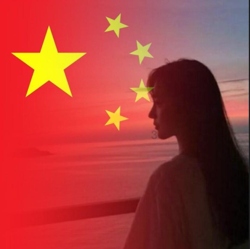 白色V领小衫，简单个性又帅气，美得很的很高调，你喜欢吗？